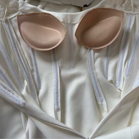 Sarah Seven Brontë - Picture 7 of 15